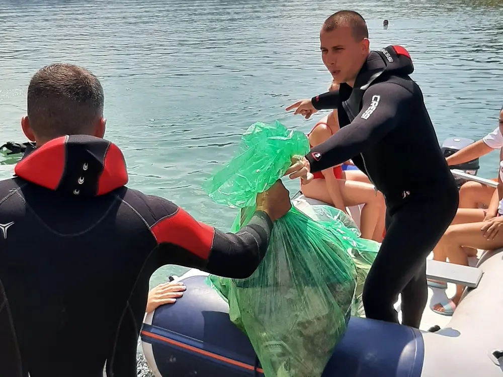 Očišćeno Zobnatičko i Zavojsko jezero u okviru Henkelovog projekta „Volim reku, a ti?“